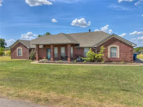 6805 Lewis Ln, Tuttle, OK 73089 photo 2