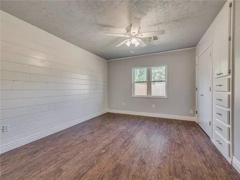 405 SW 1st St, Tuttle, OK 73089 photo 17