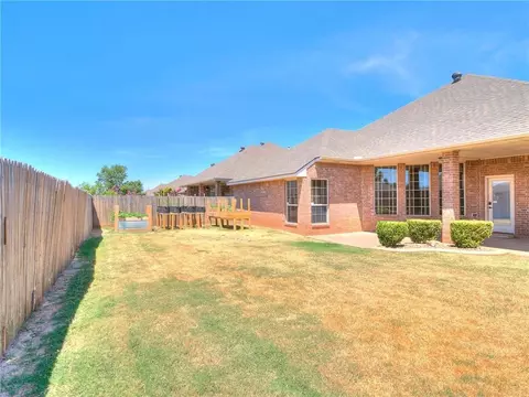 1216 NW 14th Pl, Moore, OK 73170 photo 29