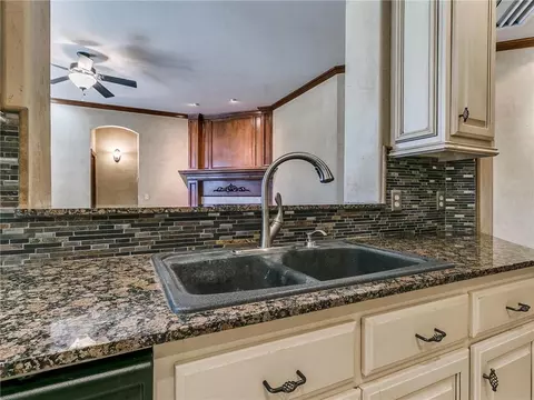 1216 NW 14th Pl, Moore, OK 73170 photo 12