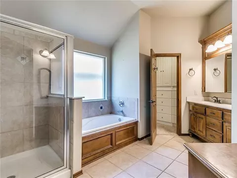 1216 NW 14th Pl, Moore, OK 73170 photo 15