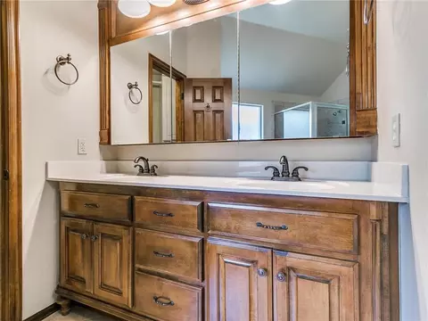 1216 NW 14th Pl, Moore, OK 73170 photo 17
