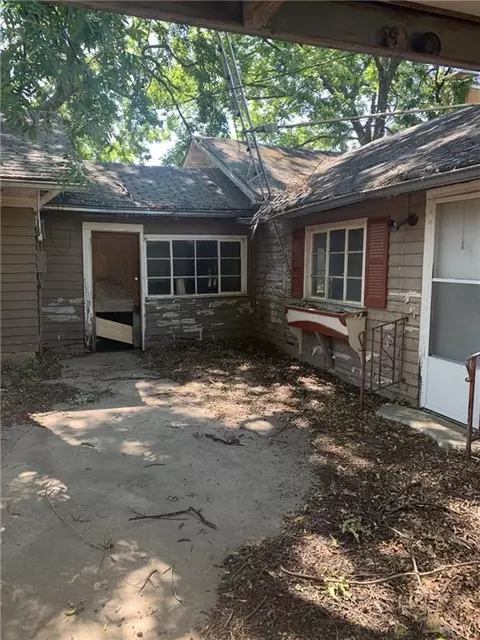 305 E Texas St, Walters, OK 73572 photo 26