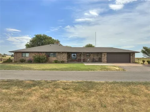 421 S 13th St, Thomas, OK 73669 photo 1