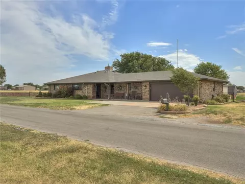 421 S 13th St, Thomas, OK 73669 photo 3