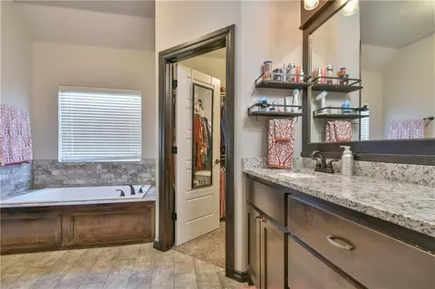1326 Ladera Cir, Moore, OK 73160 photo 16