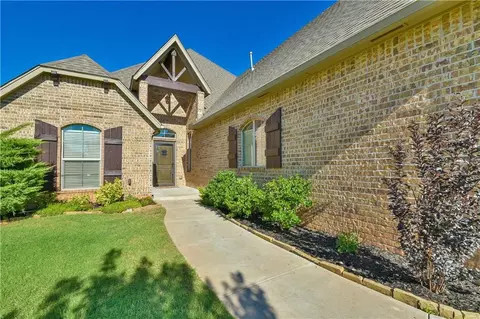 1326 Ladera Cir, Moore, OK 73160 photo 3