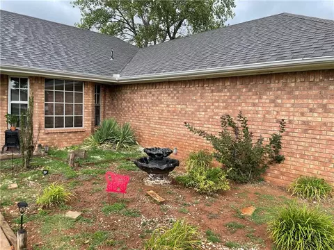 702 Cedar Ln, Tecumseh, OK 74873 photo 3