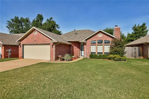 613 Old Bugle Rd, Edmond, OK 73003 photo 2
