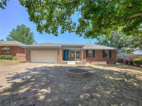 10 Circle Dr, Chickasha, OK 73018 photo 3