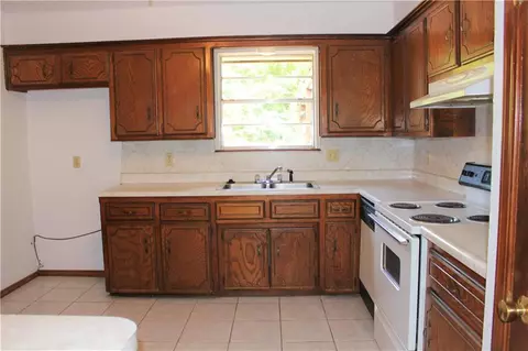 2518 Maple Dr, Harrah, OK 73045 photo 9