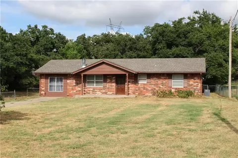 2518 Maple Dr, Harrah, OK 73045 photo 1