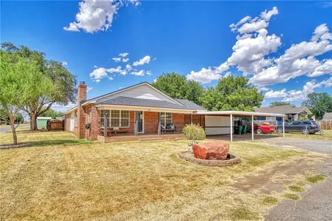 301 E 2nd St, Blair, OK 73526 photo 3