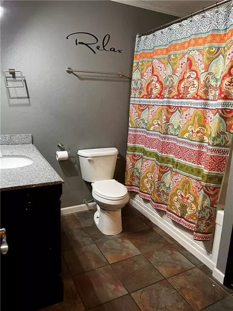 206 Circle Cir, Guymon, OK 73942 photo 5
