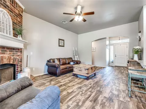 5744 Cedar Tree Cir, Guthrie, OK 73044 photo 8