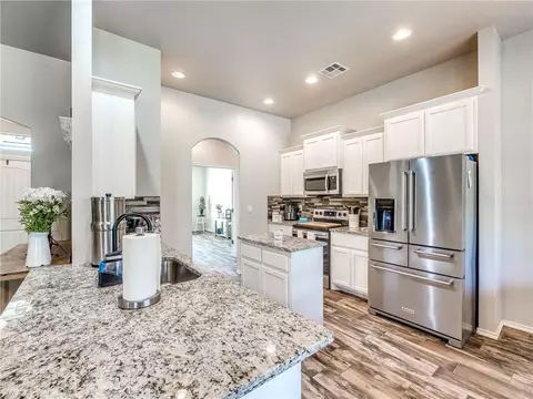 5744 Cedar Tree Cir, Guthrie, OK 73044 photo 14