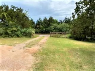 3650 E Charter Oak Rd, Guthrie, OK 73044 photo 3