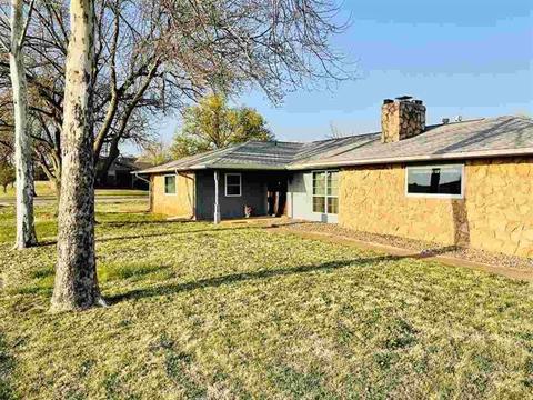 1502 N 15th St, Perry, OK 73077 photo 1