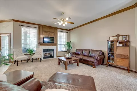 109 Whispering Pines Dr, Tuttle, OK 73089 photo 9