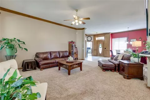 109 Whispering Pines Dr, Tuttle, OK 73089 photo 10