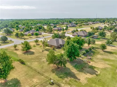 109 Whispering Pines Dr, Tuttle, OK 73089 photo 35