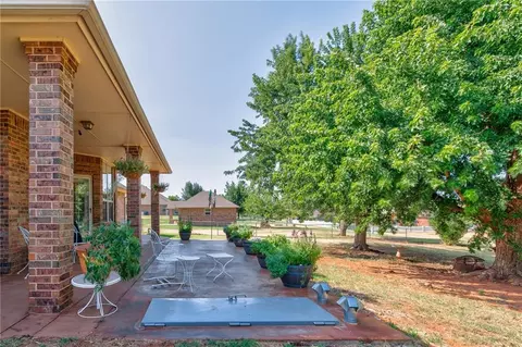 109 Whispering Pines Dr, Tuttle, OK 73089 photo 30