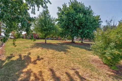109 Whispering Pines Dr, Tuttle, OK 73089 photo 32