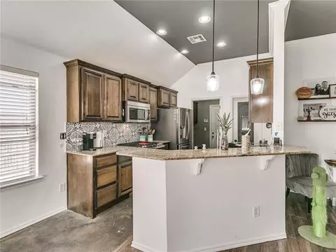 7525 Runner St, Yukon, OK 73099 photo 3