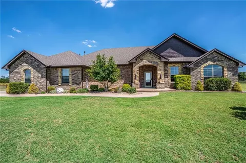 500 Hannah Dr, Tuttle, OK 73089 photo 4