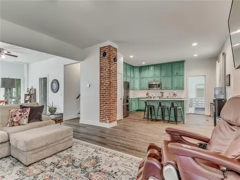 411 E Vilas Ave, Guthrie, OK 73044 photo 5