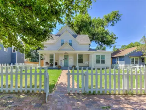 411 E Vilas Ave, Guthrie, OK 73044 photo 1