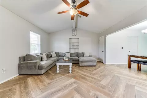 12517 E Franklin Rd, Norman, OK 73026 photo 5