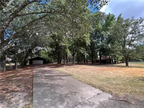 1203 SE Tyler Dr, Idabel, OK 74745 photo 4