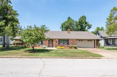 710 E Mansur Ave, Guthrie, OK 73044 photo 2