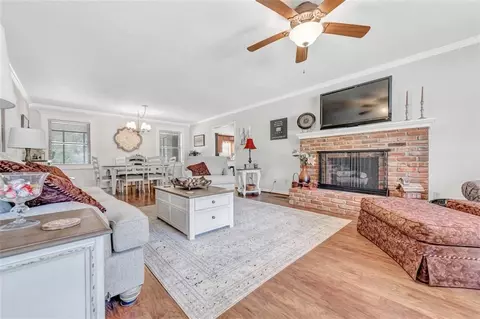 710 E Mansur Ave, Guthrie, OK 73044 photo 3