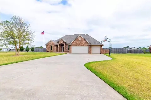 602 Colbert St, Tuttle, OK 73089 photo 2