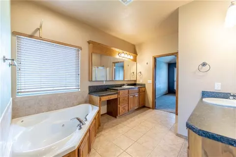 602 Colbert St, Tuttle, OK 73089 photo 21