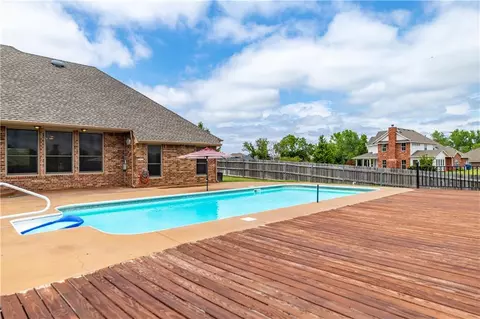 602 Colbert St, Tuttle, OK 73089 photo 4