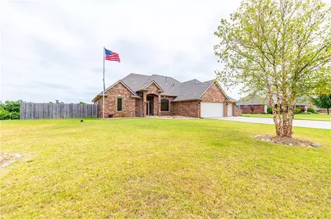 602 Colbert St, Tuttle, OK 73089 photo 1