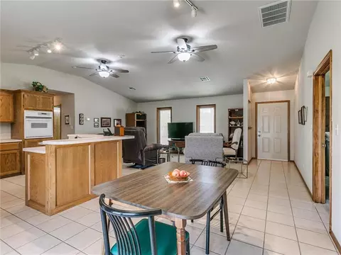 109 Tracye Dr, Mcloud, OK 74851 photo 11