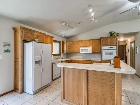 109 Tracye Dr, Mcloud, OK 74851 photo 12
