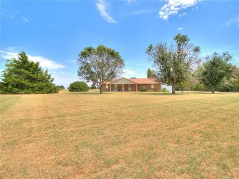 109 Tracye Dr, Mcloud, OK 74851 photo 4