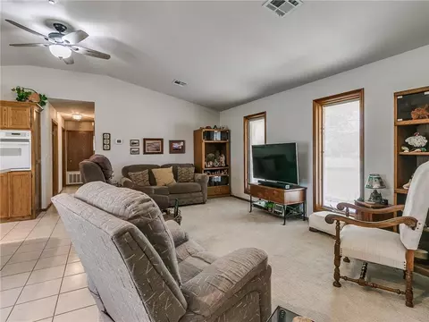 109 Tracye Dr, Mcloud, OK 74851 photo 7