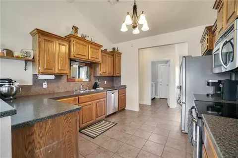1720 White Tail Dr, Altus, OK 73521 photo 9