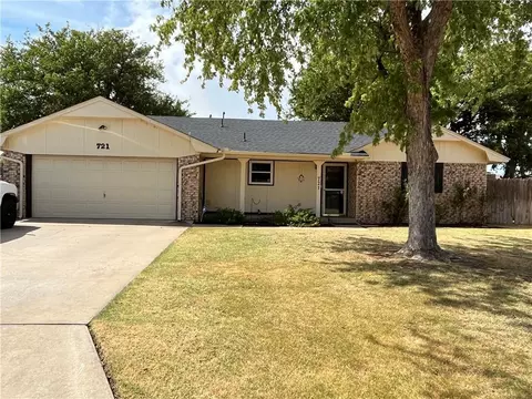 721 Taft St, Altus, OK 73521 photo 1