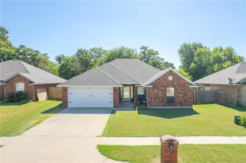 104 W End Ct, Tuttle, OK 73089 photo 1