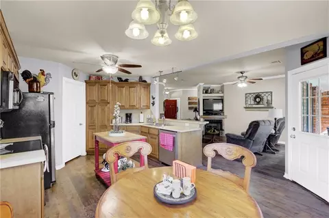 104 W End Ct, Tuttle, OK 73089 photo 6