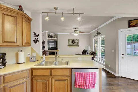 104 W End Ct, Tuttle, OK 73089 photo 7