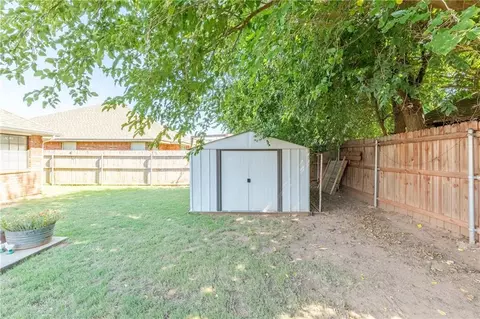104 W End Ct, Tuttle, OK 73089 photo 23