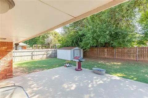 104 W End Ct, Tuttle, OK 73089 photo 20